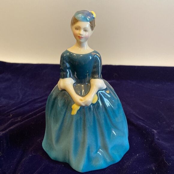 “Cherie” Royal Dalton Figurine - Picture 1 of 7